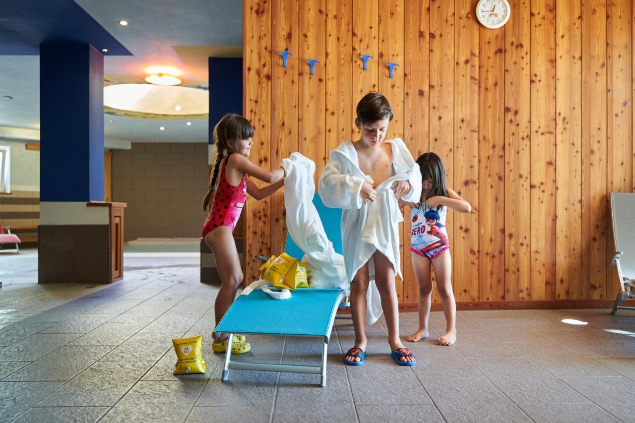 Family Hotel Andes - Only For Family Vigo di Fassa Exterior photo